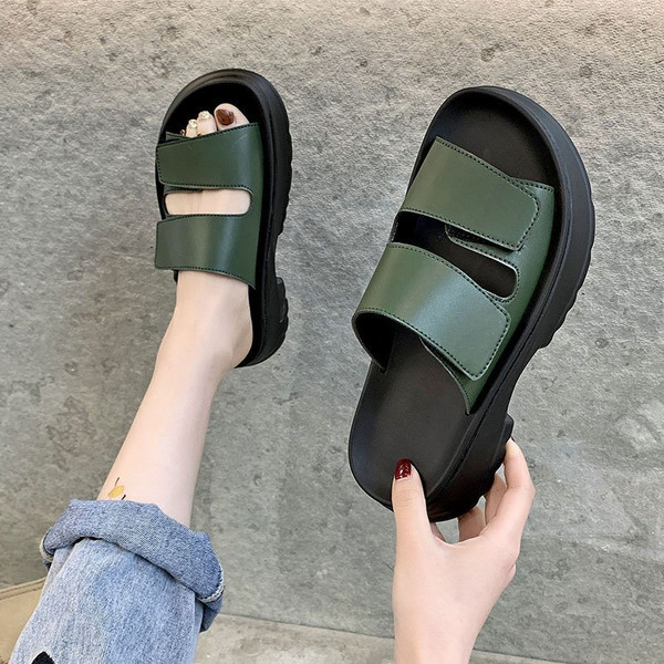 Modernas sieviešu čības ar velcro