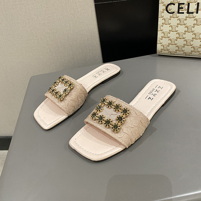 Sieviešu ikdienas čības ar sprādzi un plakanu zoli