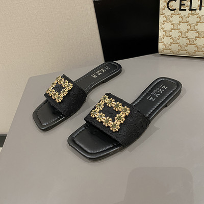 Sieviešu ikdienas čības ar sprādzi un plakanu zoli