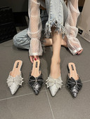 Smaila modeļa sieviešu čības ar mežģīnēm un akmentiņiem