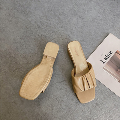 Jauns sieviešu čību modelis no eko ādas ar 3 cm kvadrātveida papēdi