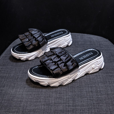 Παντόφλες casual γυναικείες  με σόλα 5 cm και βολάν