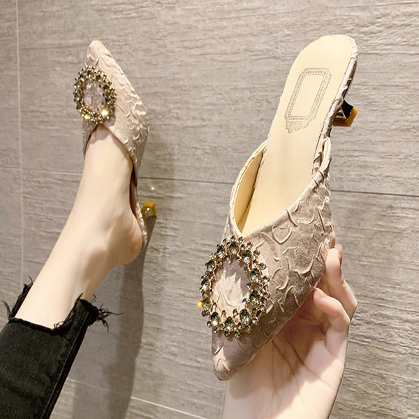 Elegantas tekstila čības ar metāla apdari