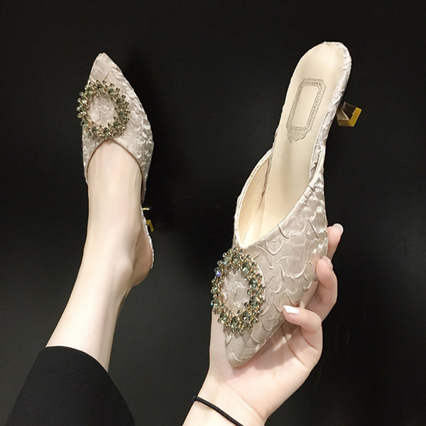 Elegantas tekstila čības ar metāla apdari