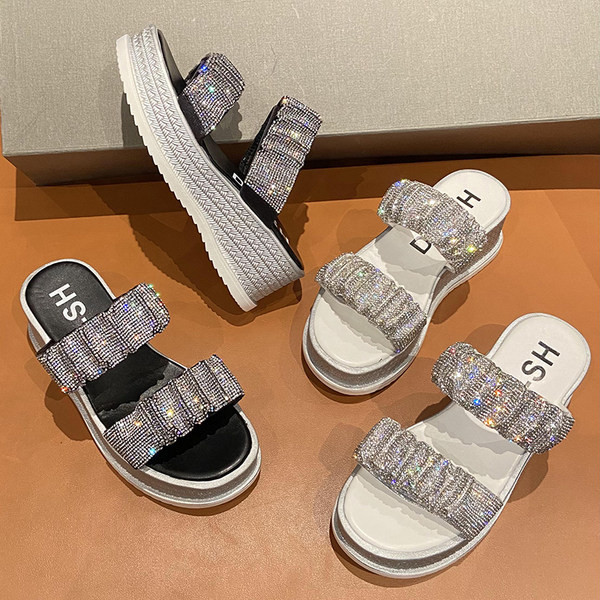 Sieviešu čības ar zoli un akmeņiem uz lencītes