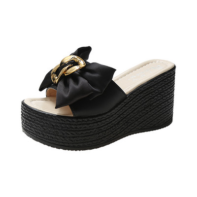 Modernas sieviešu čības ar platformu un lenti - divās krāsās