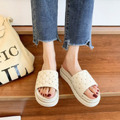 Sieviešu mākslīgās ādas čības ar biezu zoli