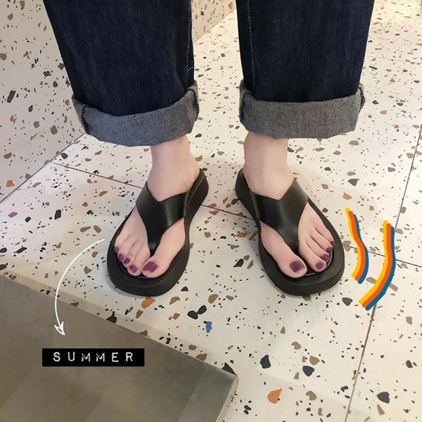 Ikdienas sieviešu čības caur purngaliem - baltā un melnā krāsā