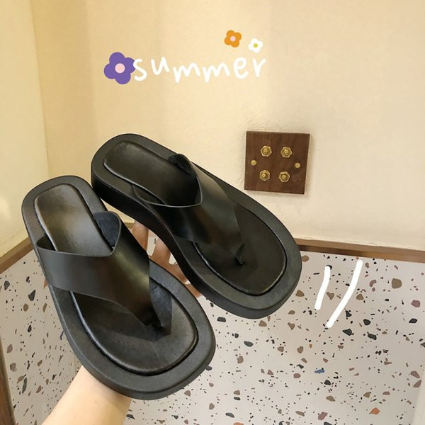 Ikdienas sieviešu čības caur purngaliem - baltā un melnā krāsā