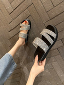 Sieviešu čības dekorētas ar akmeņiem un 4 cm zoli