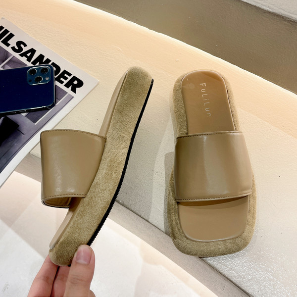 Jauns sieviešu čību modelis no mākslīgās ādas ar plakanu zoli četrās krāsās