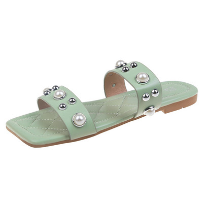 Aktuālās čības ar plakanām zolēm un pērlēm