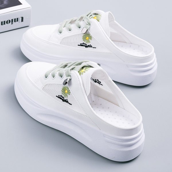 Sportinės – laisvalaikio moteriškos uždaros šlepetės su siuvinėjimais