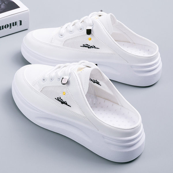 Sportinės – laisvalaikio moteriškos uždaros šlepetės su siuvinėjimais