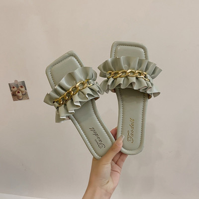 Ikdienas sieviešu čības ar ķēdīti un plakanu zoli