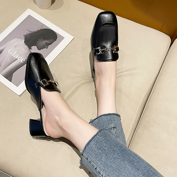 Jauna modeļa slēgtas čības no eko ādas ar metāla apdari