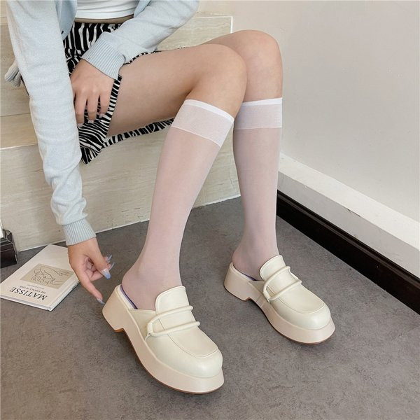 Ikdienas sieviešu ādas čības - slēgts modelis