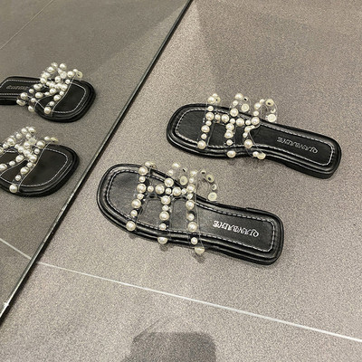 Ikdienas sieviešu čības ar plakanu zoli un pērļu rotājumu