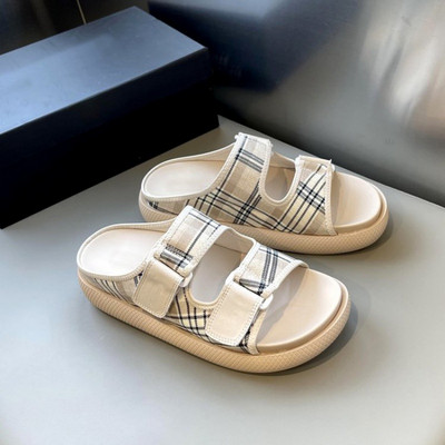 Ikdienas sieviešu čības ar velcro ielāpiem - melnas un bēšas