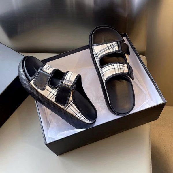 Ikdienas sieviešu čības ar velcro ielāpiem - melnas un bēšas