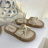 Jauns sieviešu čību modelis ar plakanu zoli - mākslīgā āda