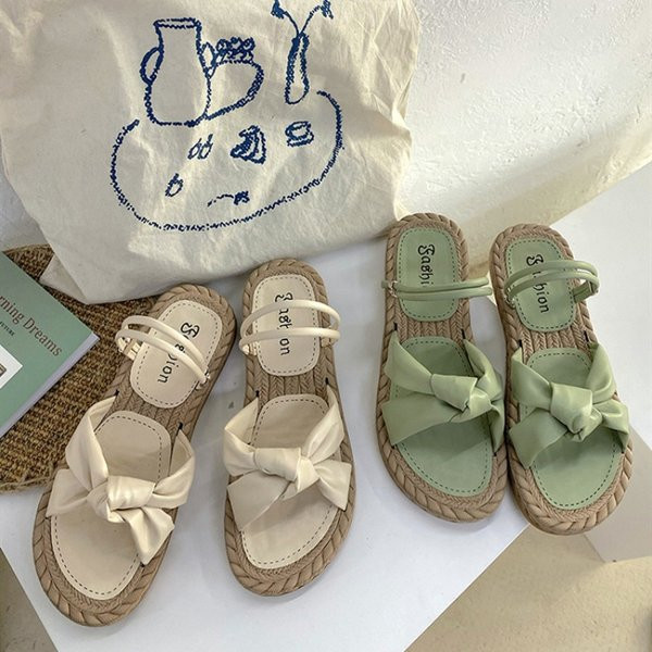 Jauns sieviešu čību modelis ar plakanu zoli - mākslīgā āda