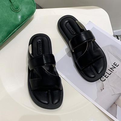 Sieviešu ikdienas čības ar plakanu zoli