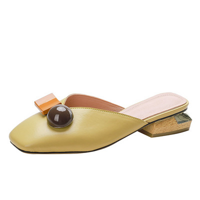 Modernas sieviešu slēgtas čības no mākslīgās ādas ar zemu kvadrātveida papēdi