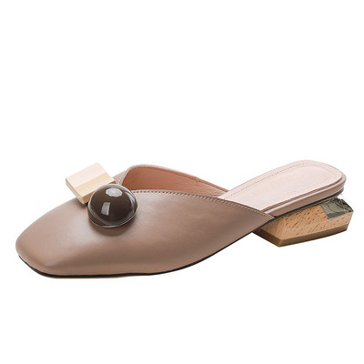 Modernas sieviešu slēgtas čības no mākslīgās ādas ar zemu kvadrātveida papēdi