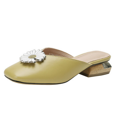 Modernas sieviešu slēgtas čības no mākslīgās ādas ar zemu kvadrātveida papēdi