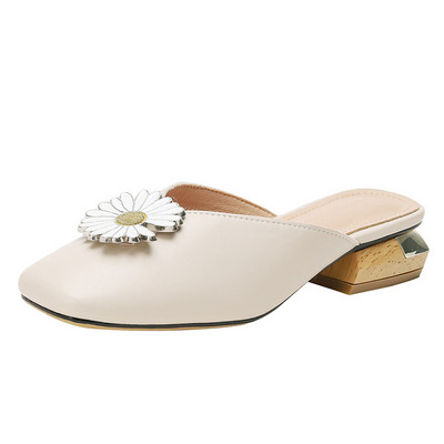 Modernas sieviešu slēgtas čības no mākslīgās ādas ar zemu kvadrātveida papēdi