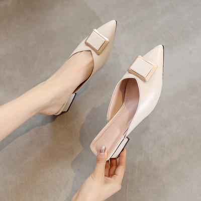 Jauns sieviešu smailo čību modelis no mākslīgās ādas ar zemu kvadrātveida papēdi