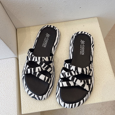 Jauna modeļa vasaras čības ar dzīvnieku rakstu