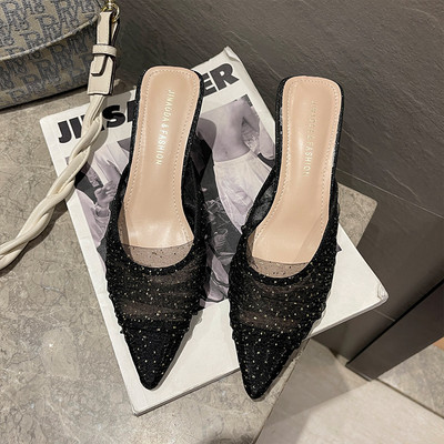 Elegants slēgtas čības smails modelis