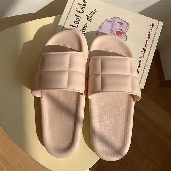 Vasaras sieviešu čības ar plakanu zoli vairākās krāsās