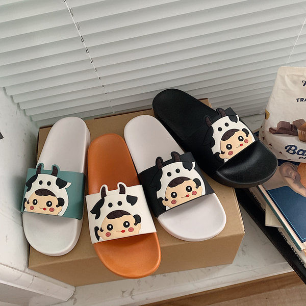 Jauns ikdienas čību modelis ar 3D elementu vairākās krāsās sievietēm