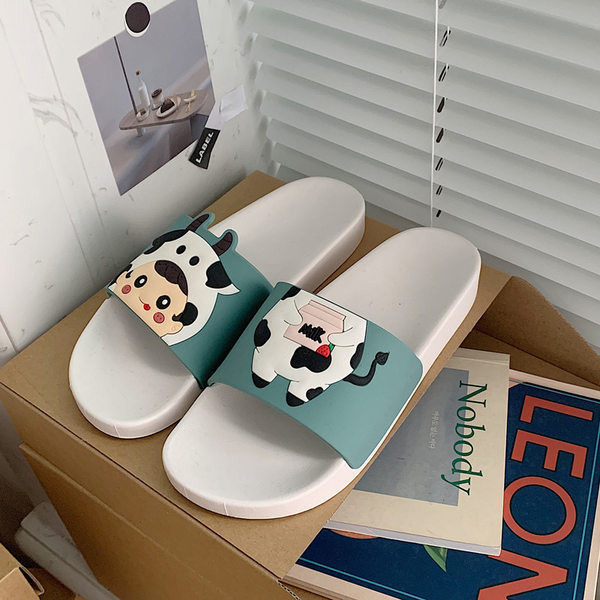 Jauns ikdienas čību modelis ar 3D elementu vairākās krāsās sievietēm