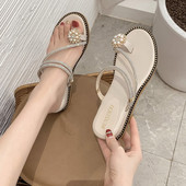 Modernas sieviešu čības ar akmeņiem un pērlēm sievietēm