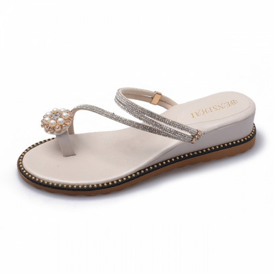 Modernas sieviešu čības ar akmeņiem un pērlēm sievietēm