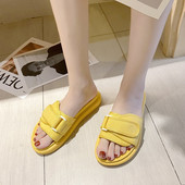 Sieviešu čības ar velcro un plakanu zoli