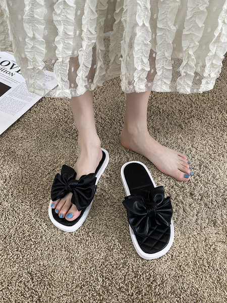 Ikdienas sieviešu čības ar plakanu zoli un lentes rotājumu - eko āda