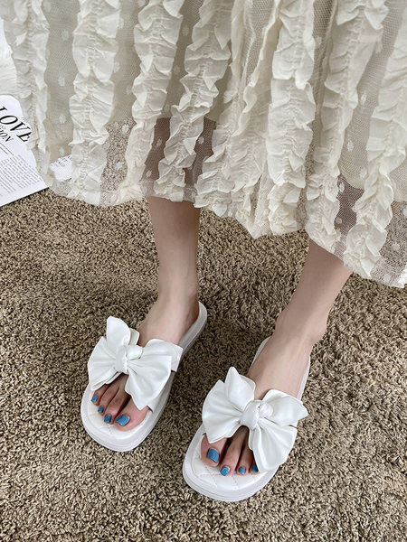 Ikdienas sieviešu čības ar plakanu zoli un lentes rotājumu - eko āda