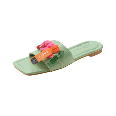 Γυναικείες έκο  δερμάτινες παντόφλες με τρισδιάστατα στοιχεία