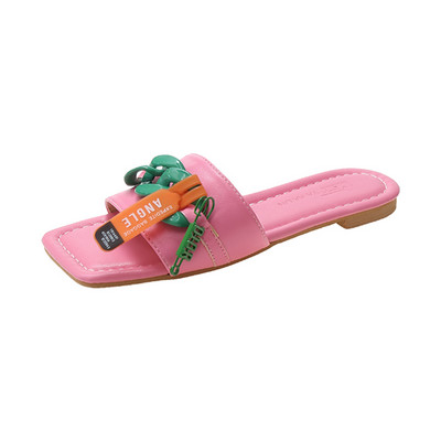 Γυναικείες έκο  δερμάτινες παντόφλες με τρισδιάστατα στοιχεία