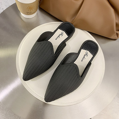 Smaila modeļa sieviešu čības ar zemu papēdi