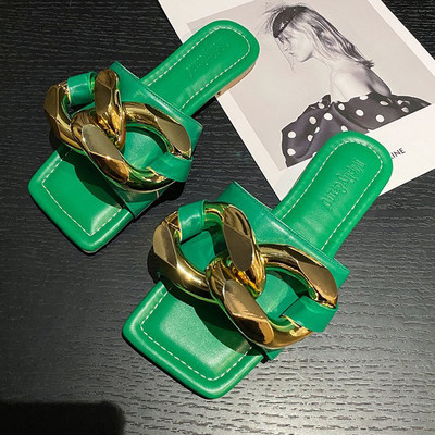 Sieviešu modernas čības ar metāla apdari