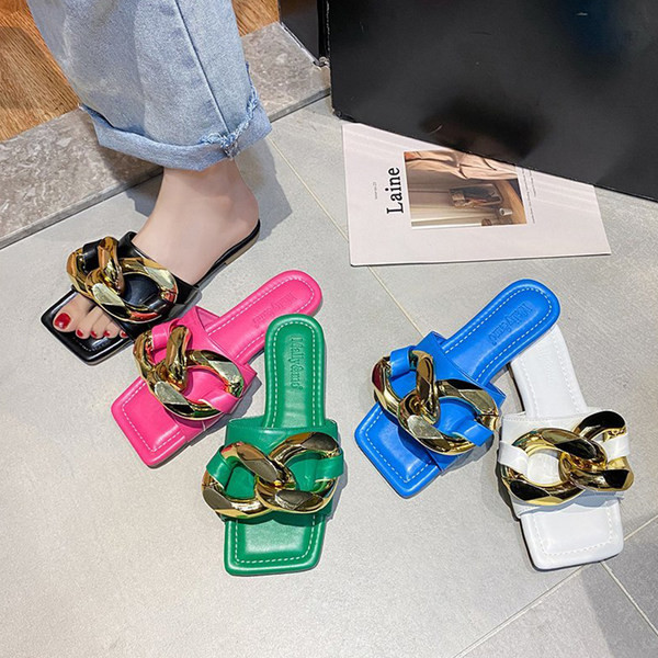 Sieviešu modernas čības ar metāla apdari