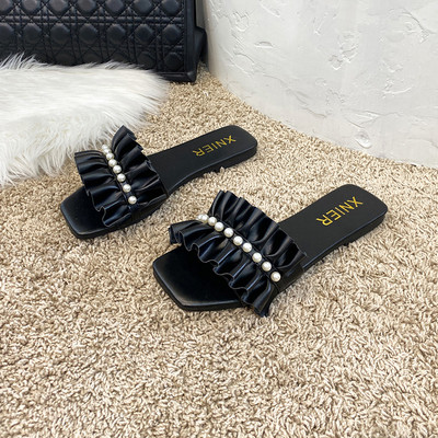 Modernas sieviešu čības no eko ādas ar pērļu apdari