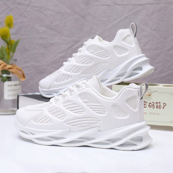 Sporta un ikdienas sieviešu kedas ar raupju zoli - trīs krāsas