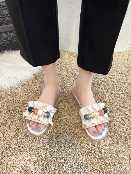 Ikdienas sieviešu čības ar krāsainām pērlītēm